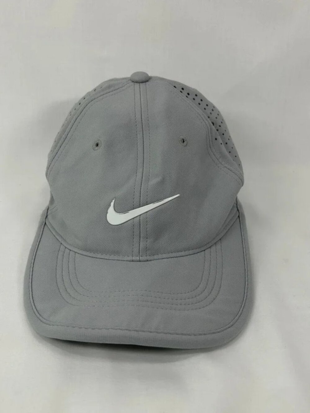 Woman Nike Gray Perforated Vapor Running Golf Hat Cap Adjustable Strapback